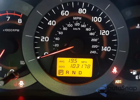 2010 Toyota Rav4 Limited z USA, uszkodzony, nr VIN JTMDK4DV6AD017419